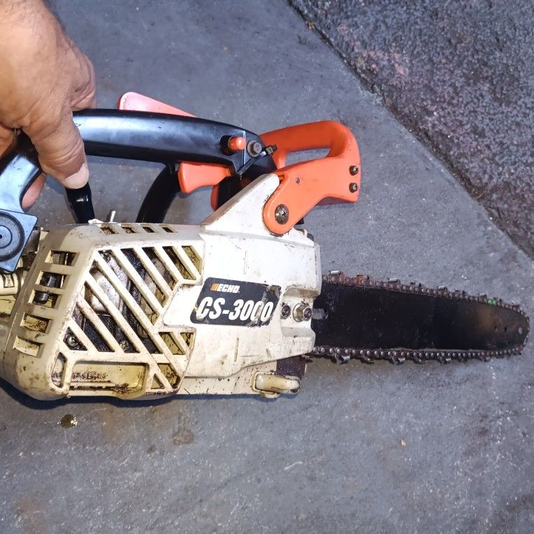 Chain Saw Echo 300 Working