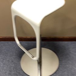 Modern Bar Stool White Great Condition