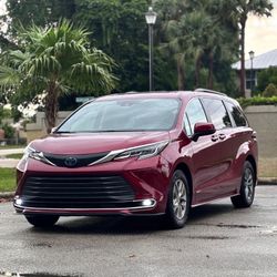 2021 Toyota Sienna XLE Hybrid 