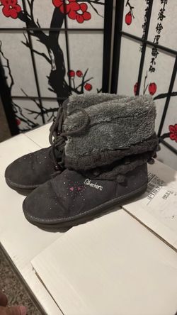Brand new sketcher, girls shoes, size 4