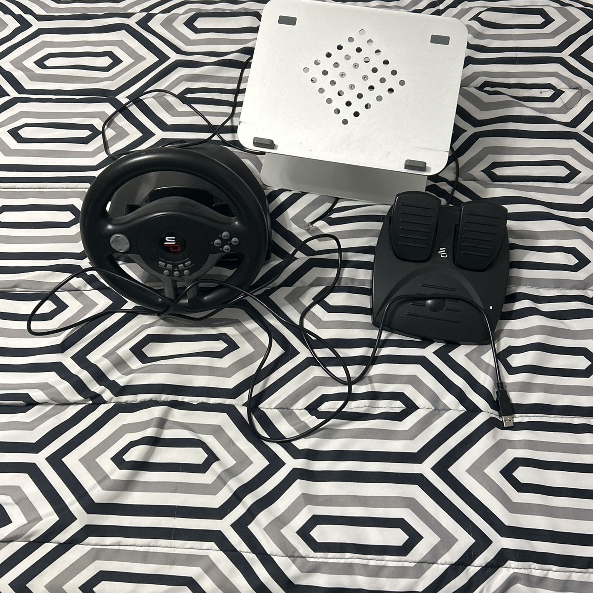 Laptop stand and Racing Wheel 