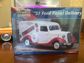 Revell 37” Ford Panel Delivery 1:25 Scale