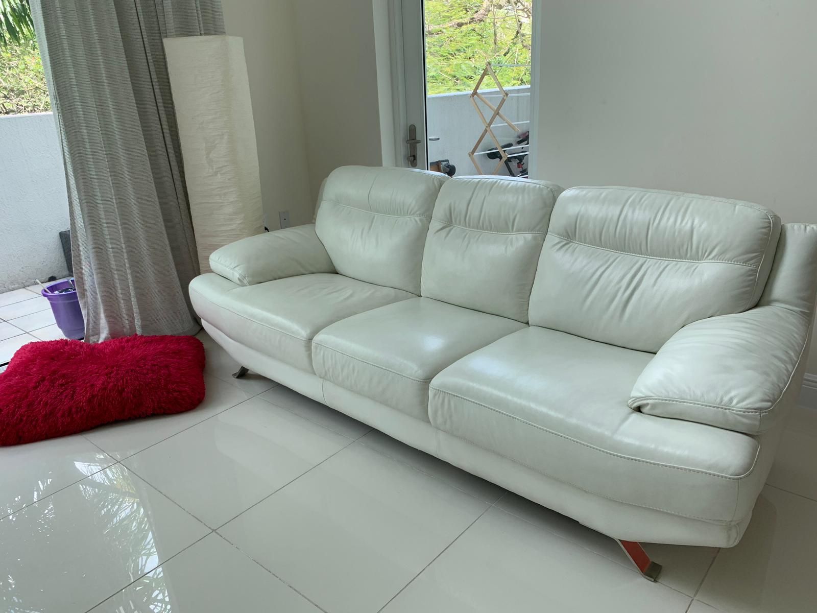 Sofia Vergara White Sofa