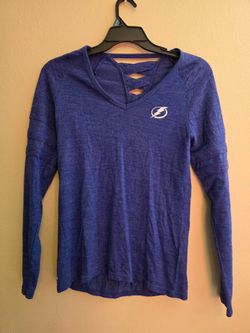 Antigua Tampa Bay Lightning Women's Blue Criss Cross Back Long Sleeve Shirt Medium