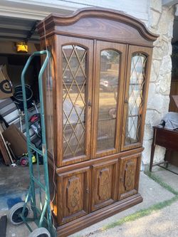 Hutch cabinet