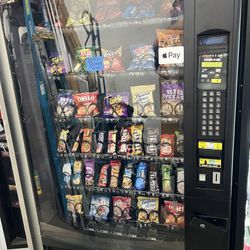 VENDING MACHINE SODA AND SNACK, COMBO