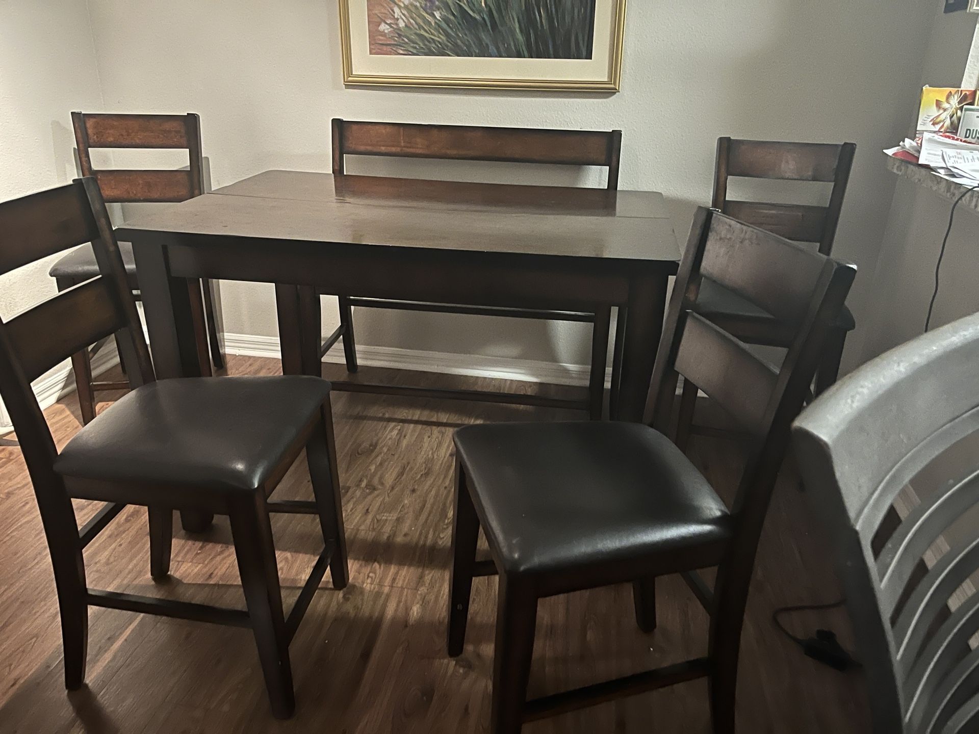 Dining Room Table, dark wood, 4 Chairs, bench, extension Leaf, leather seats
