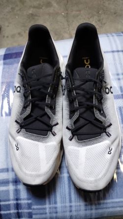 On Cloudtilt Running Sneakers