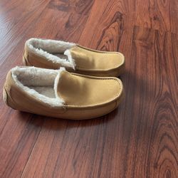 UGG Men's Moccasin Slippers