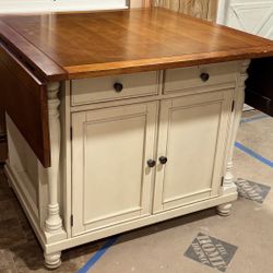 Farmhouse Style Island 