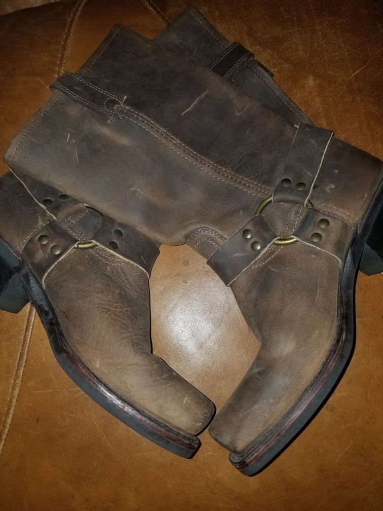 NEW FRYE BOOTS