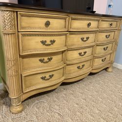 Vintage-style 9-Draw Dresser