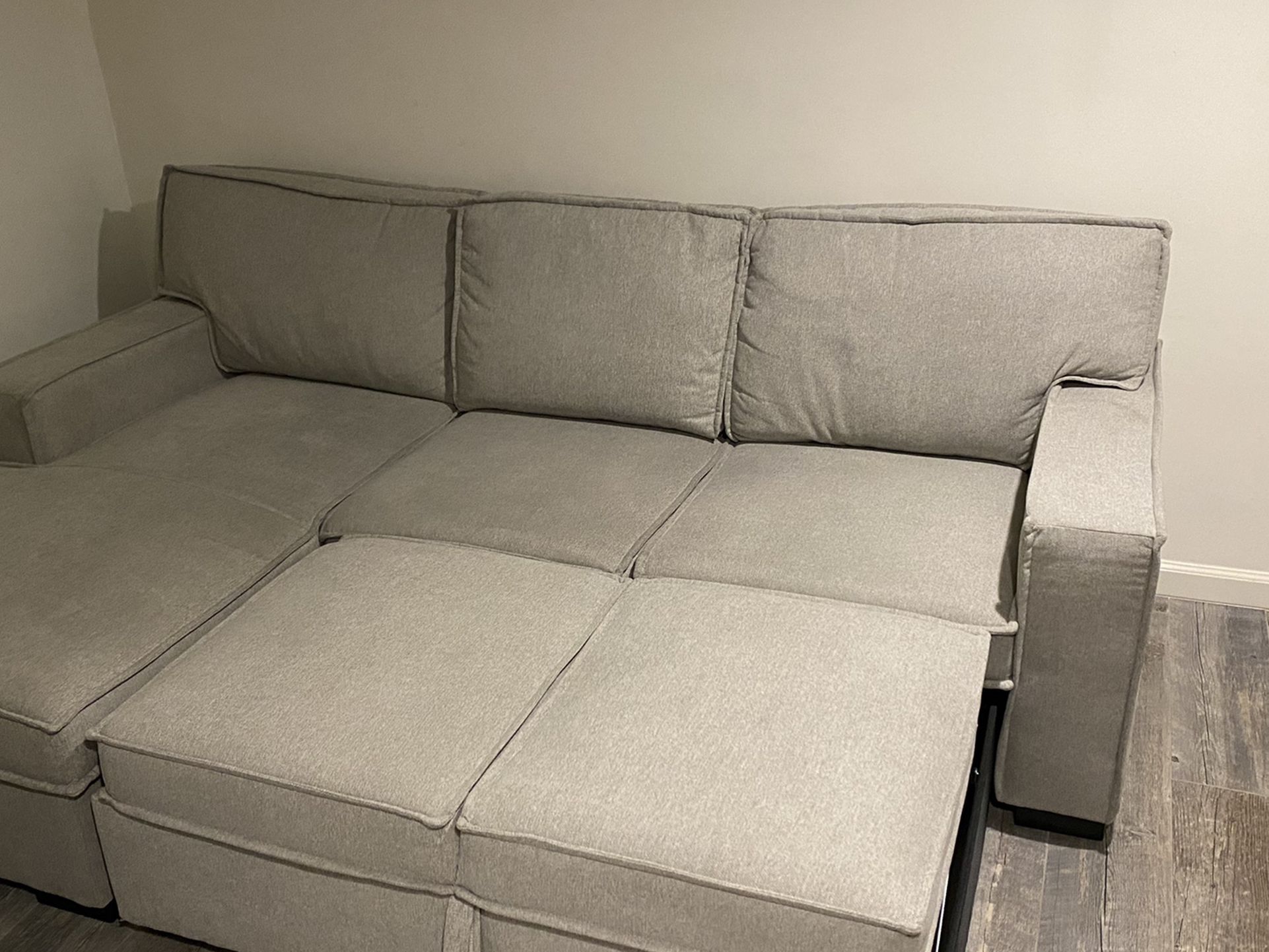 Gray Sectional (Pull Out And Storage)