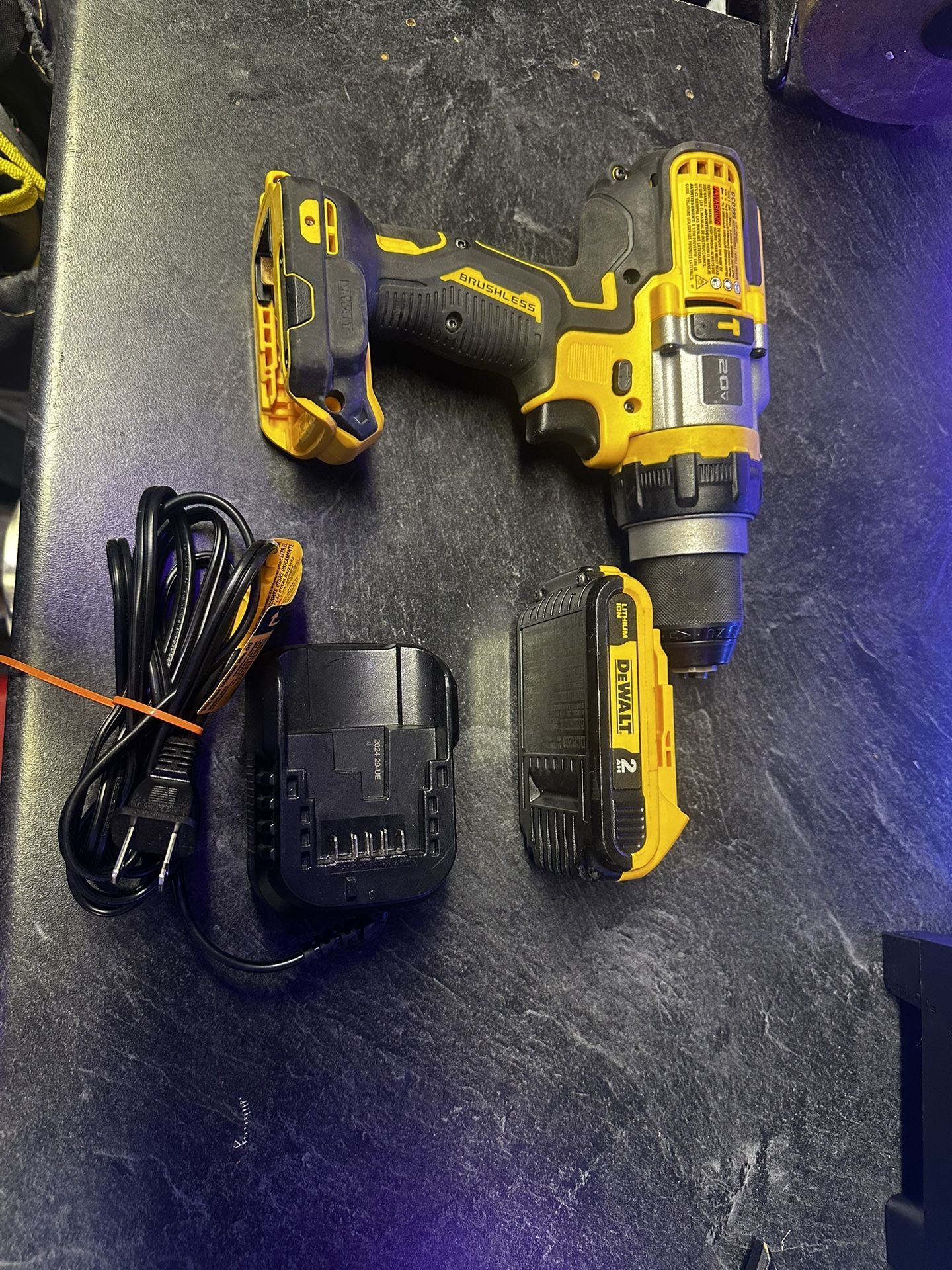 1/2 Inch Brushless Dewalt HammerDrill/ Drill Driver