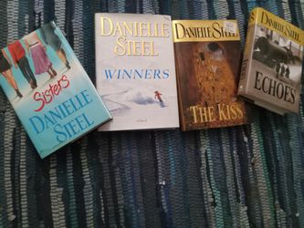 (4) HARD COVER DANIELLE STEELE BOOKS FOR SALE