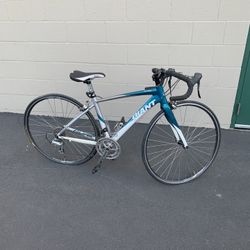 Giant Rode Bike 