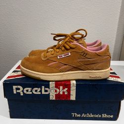REEBOK CLUB C REVENGE TOM AND JERRY SIZE 6.5Y