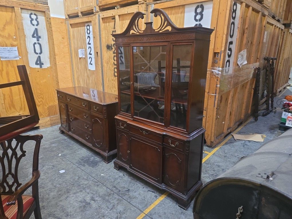 Vintage Beautiful Bernhardt China Hutch And Buffet