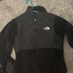 The Northface women’s jacket size small