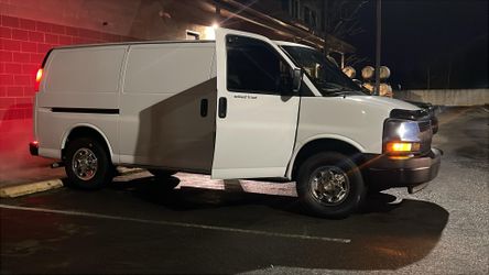 2009 Chevrolet Express Cargo Van
