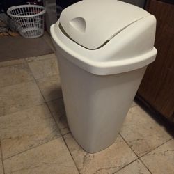  Trash Can 