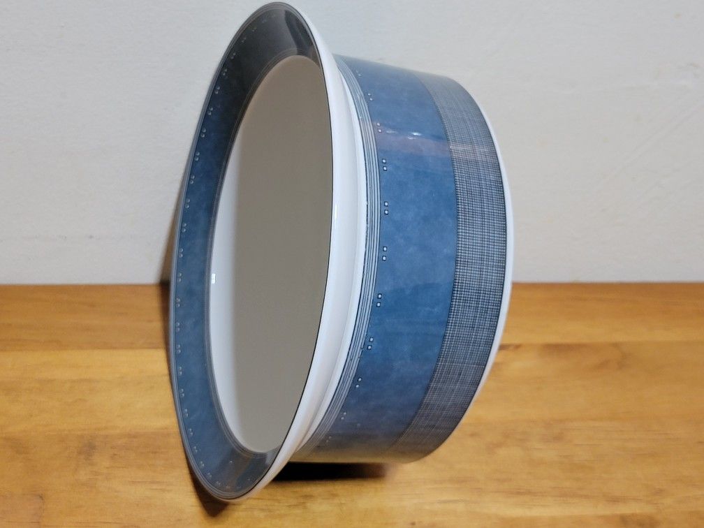 Dansk Indigo blue & white bowls (5cups) 6.75" diameter, 2.25" tall Description: Blue Textured Rim, White Center Pattern: Indigo by Dansk .