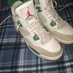 Nike SB Air Jordan 4