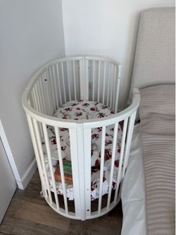Stokke ® Sleepi ™ White Wood Convertible Baby Bed