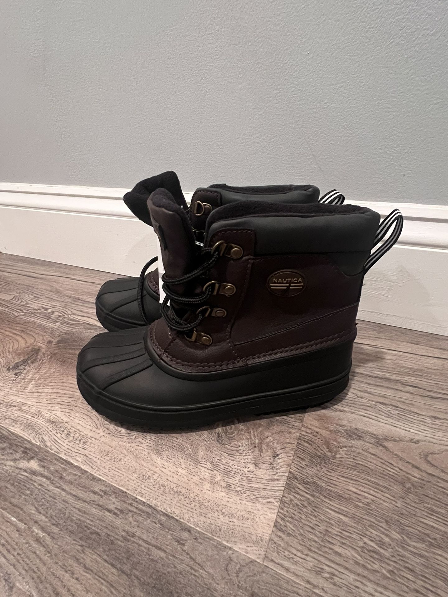 NEW WITH TAG - Boys Nautica Brown Fashion Boots. Size 3.