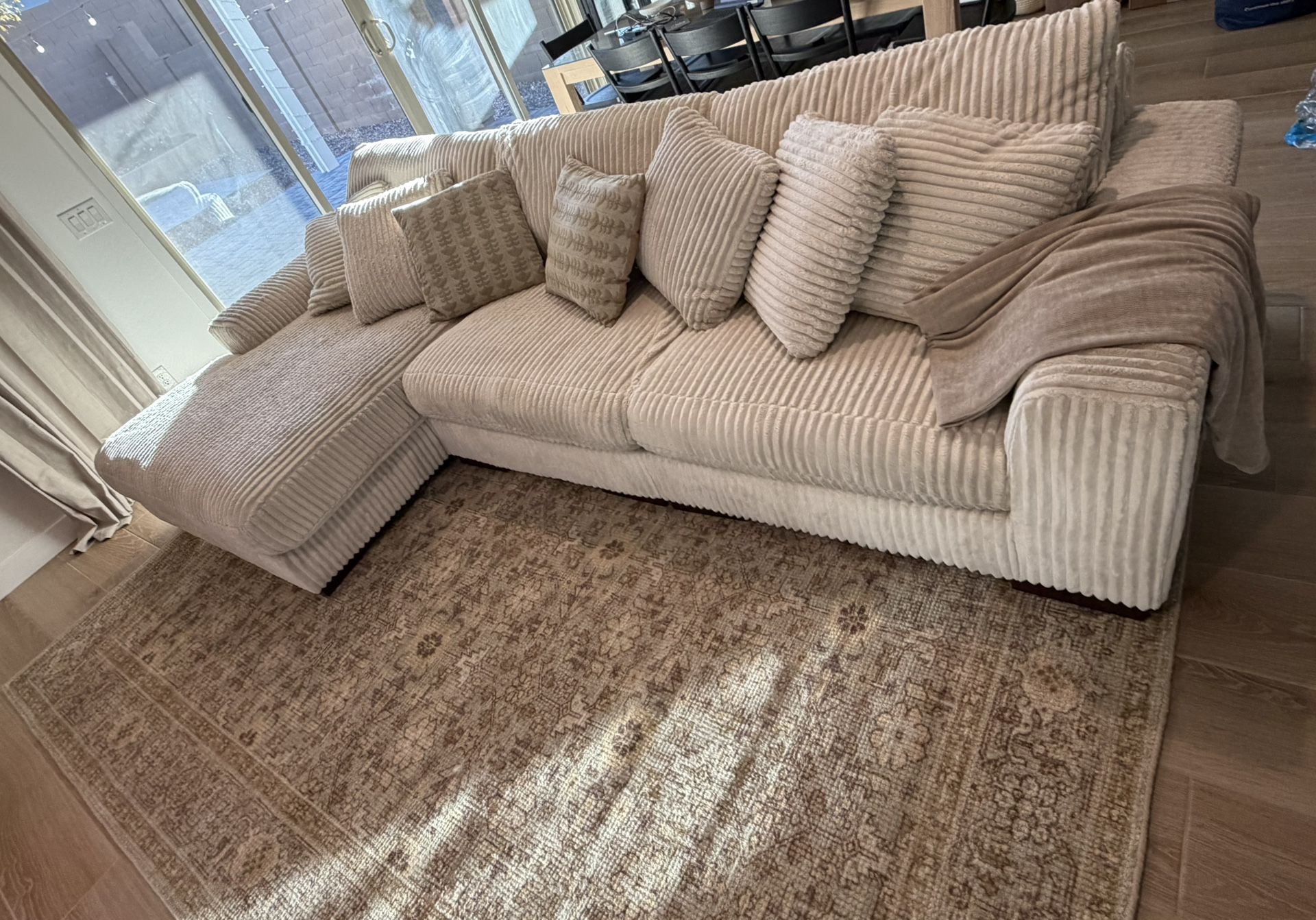 Viral Ashely White Couch