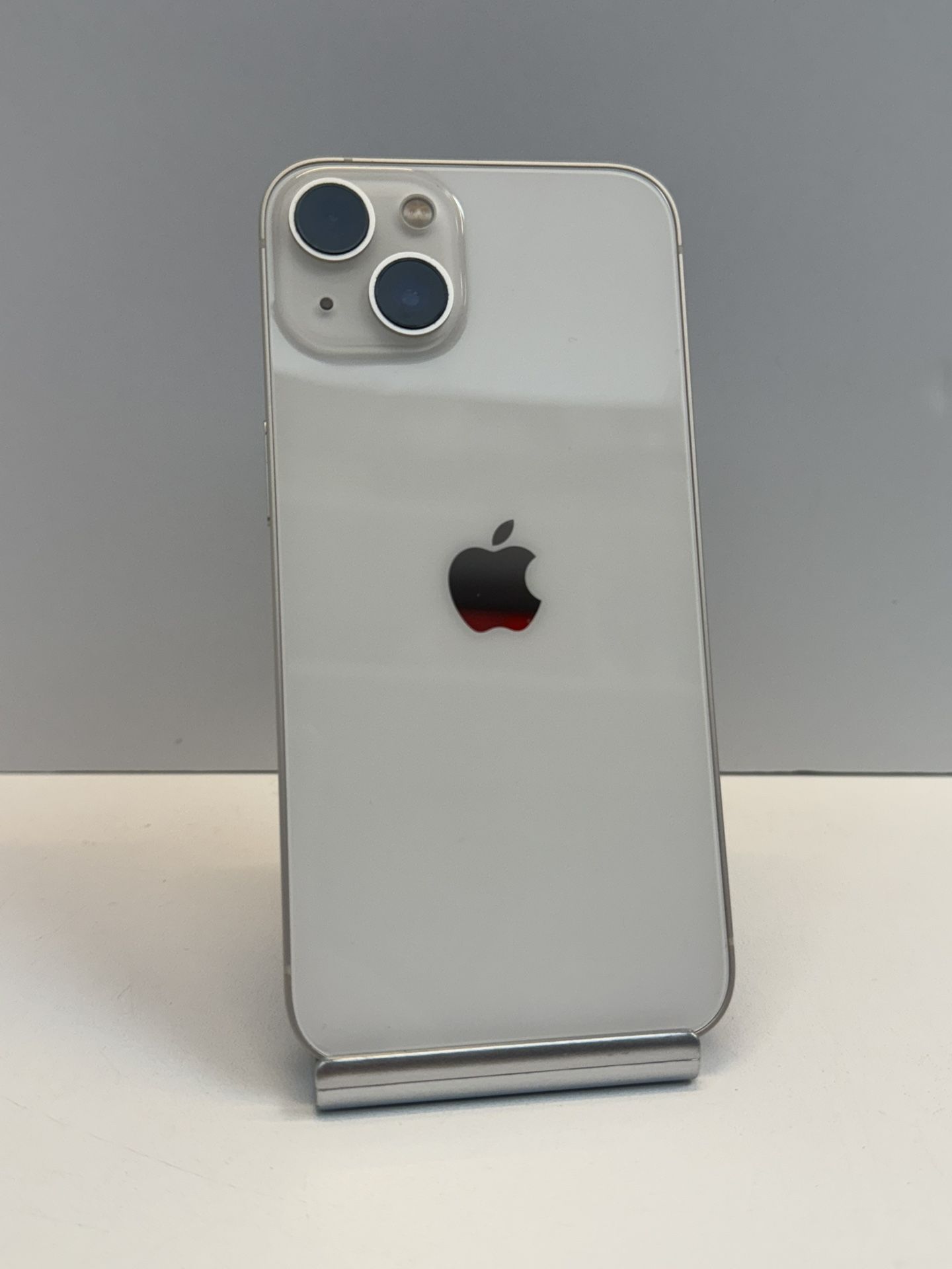 Apple iPhone 13 128gb. ( Unlocked )