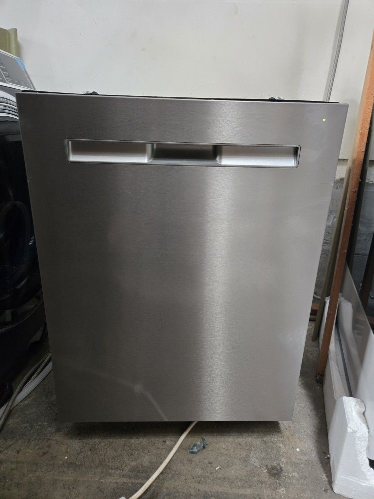 Kenmore Dishwasher *stainless