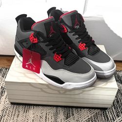 Jordan 4s