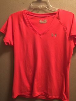 Semi- fitted under armour heat gear size m