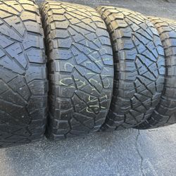Set of 4 Nice NITTO RIDGEGRAPPLER 35✖️12.50R20LT ( We Install & Balance)