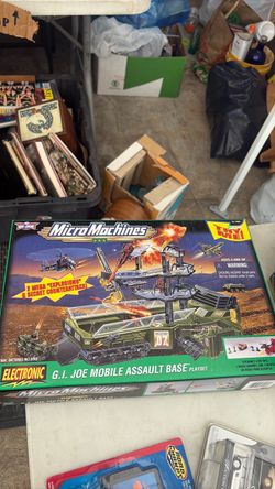 Micro Machines G.I. Joe Mobile Assault Base Playset