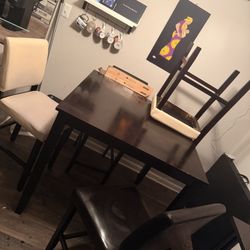 ✨ Dining Room Set. Table + 4 chairs ✨