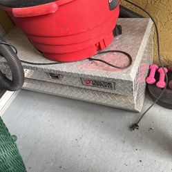 Pick up truck toolbox