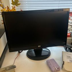 HP Compaq CQ5000 Desktop w 20in Monitor