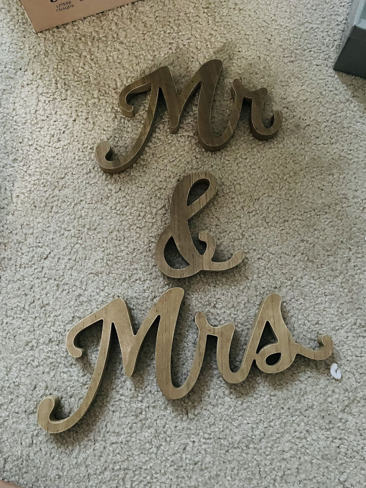 Mr & Mrs Sign