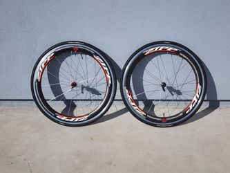Zipp 404 Speed Weaponry carbon clinchers wheelset