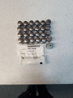 14mmx1.5 Lugnut/Wheel Lock Set 2013 Ram 1500