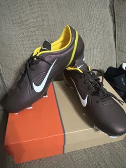 Soccer Cleats Nike Mercurial Vapor 1 Rgn Size 9.5 