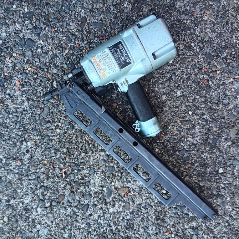 Hitachi NR83A3 Framing Stud Nailer Vgood Condition. For Pick Up Fremont Seattle. No Low Ball Offers Please. No Trades. Yes I Have It