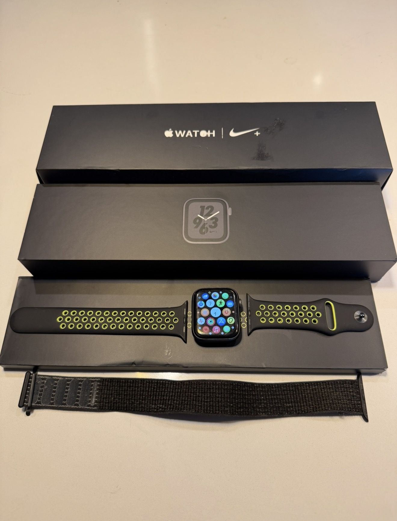 Apple Watch Series 4 Nike+ Edition