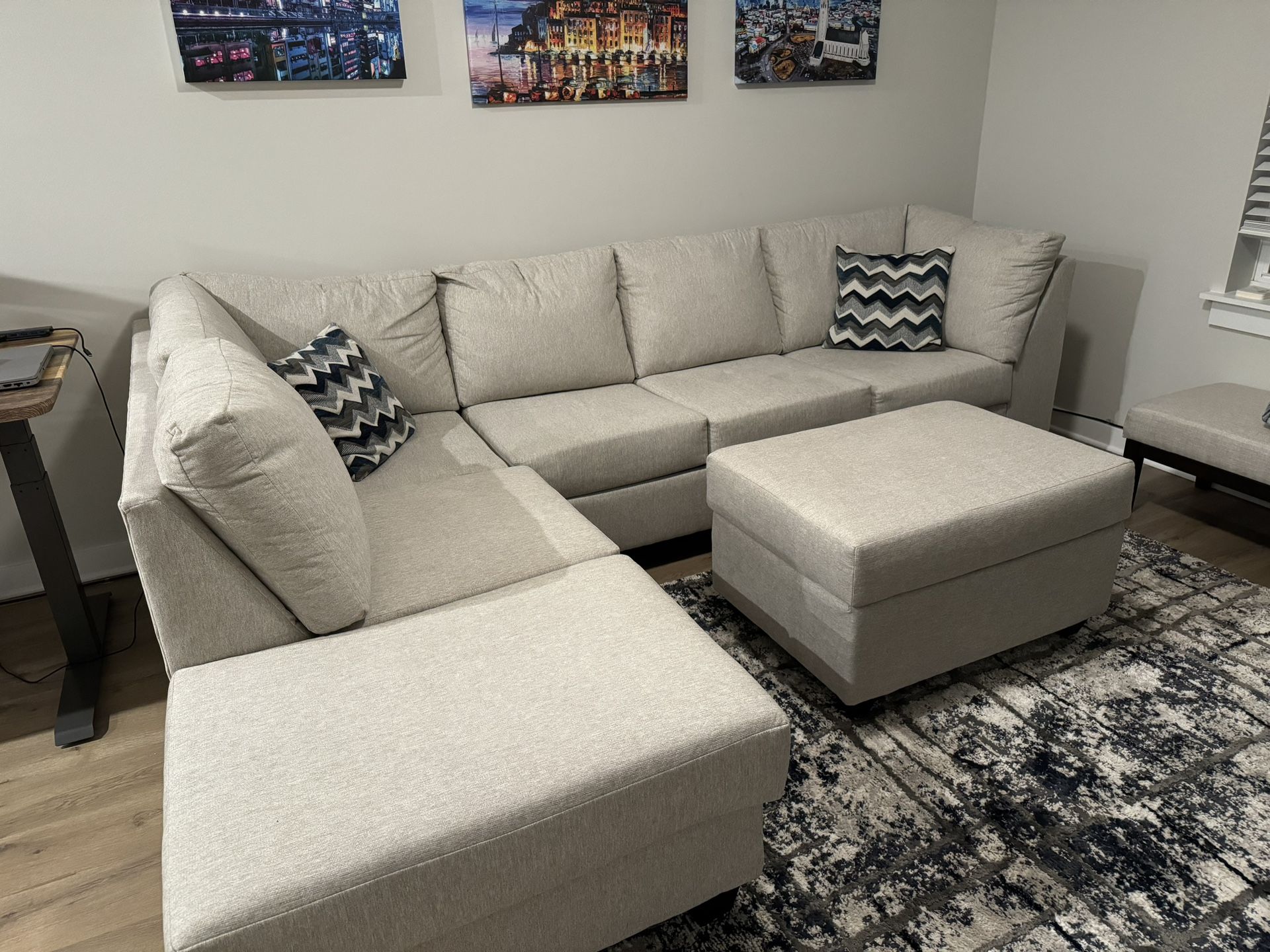 Sectional Couch - Like New for Sale in Charlotte, NC - OfferUp
