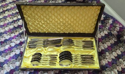 Flatware Set in Presentation Case