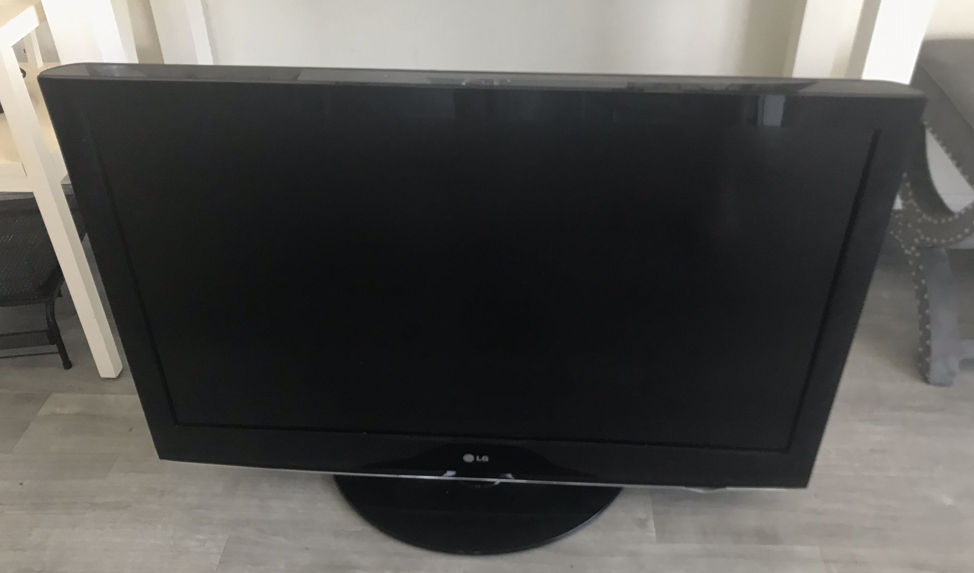 LG TV ~ 42 inch w/ Stand