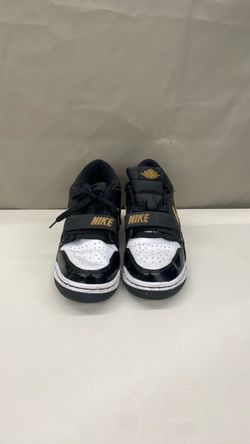 Nike boys shoes. Item No 288 (Shopgoodwill)