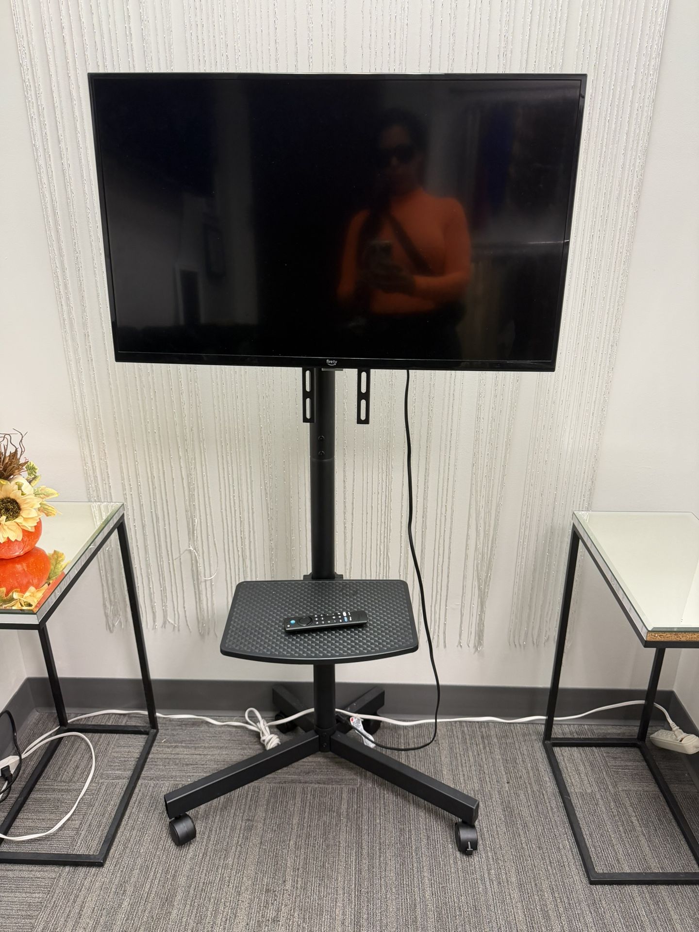 32” Amazon Fire Tv  With Remote & Standing Rack